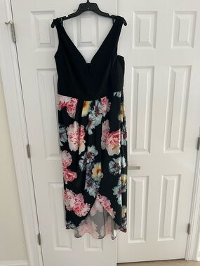 City Chic Black Floral High-Low V-Neck Dress